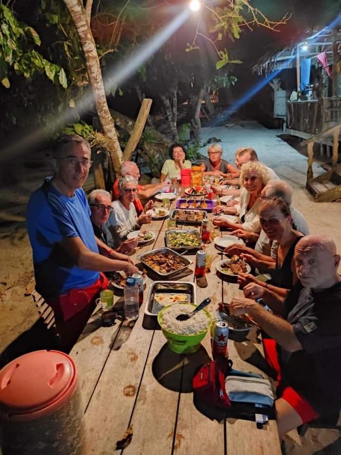 Mambetron Homestay Raja Ampat Pulau Mansuar Kültér fotó