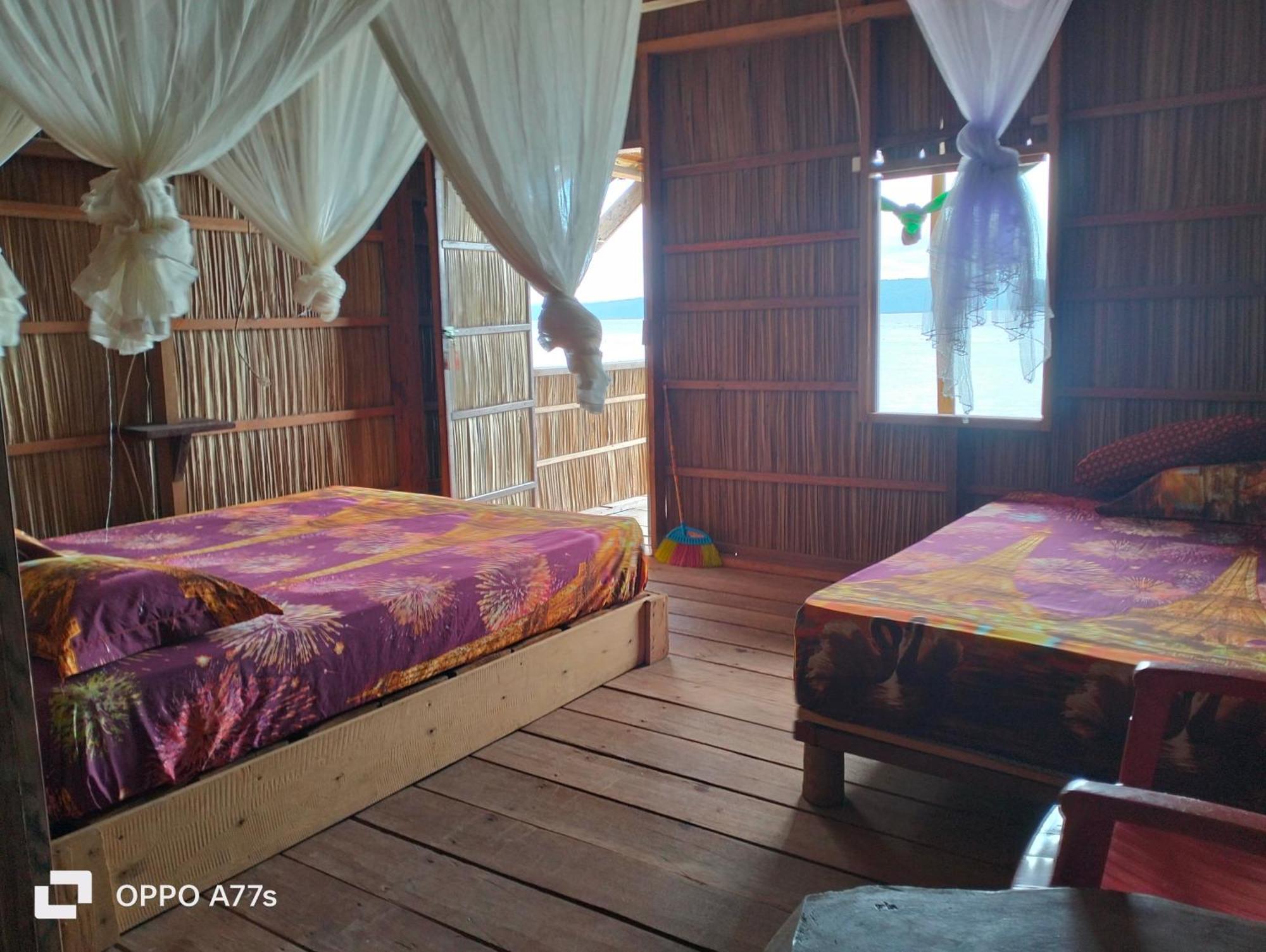 Mambetron Homestay Raja Ampat Pulau Mansuar Szoba fotó