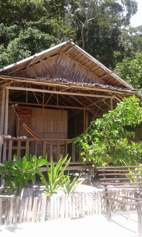 Mambetron Homestay Raja Ampat Pulau Mansuar Kültér fotó