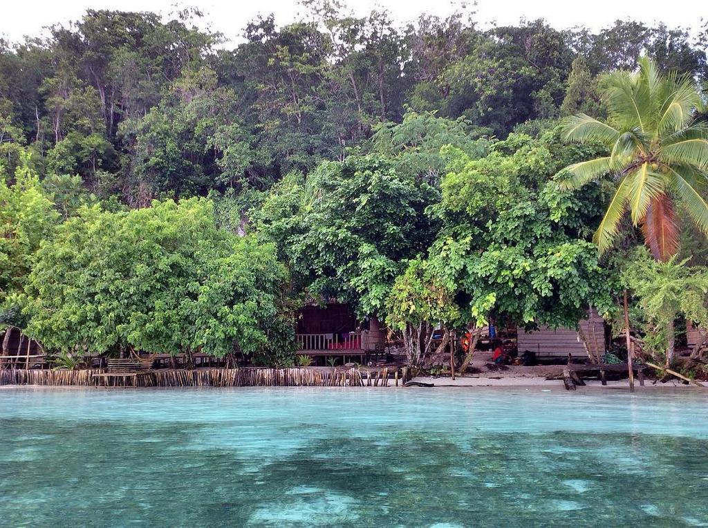 Mambetron Homestay Raja Ampat Pulau Mansuar Kültér fotó