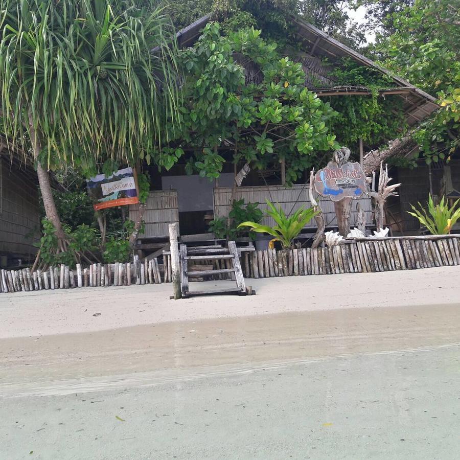 Mambetron Homestay Raja Ampat Pulau Mansuar Kültér fotó
