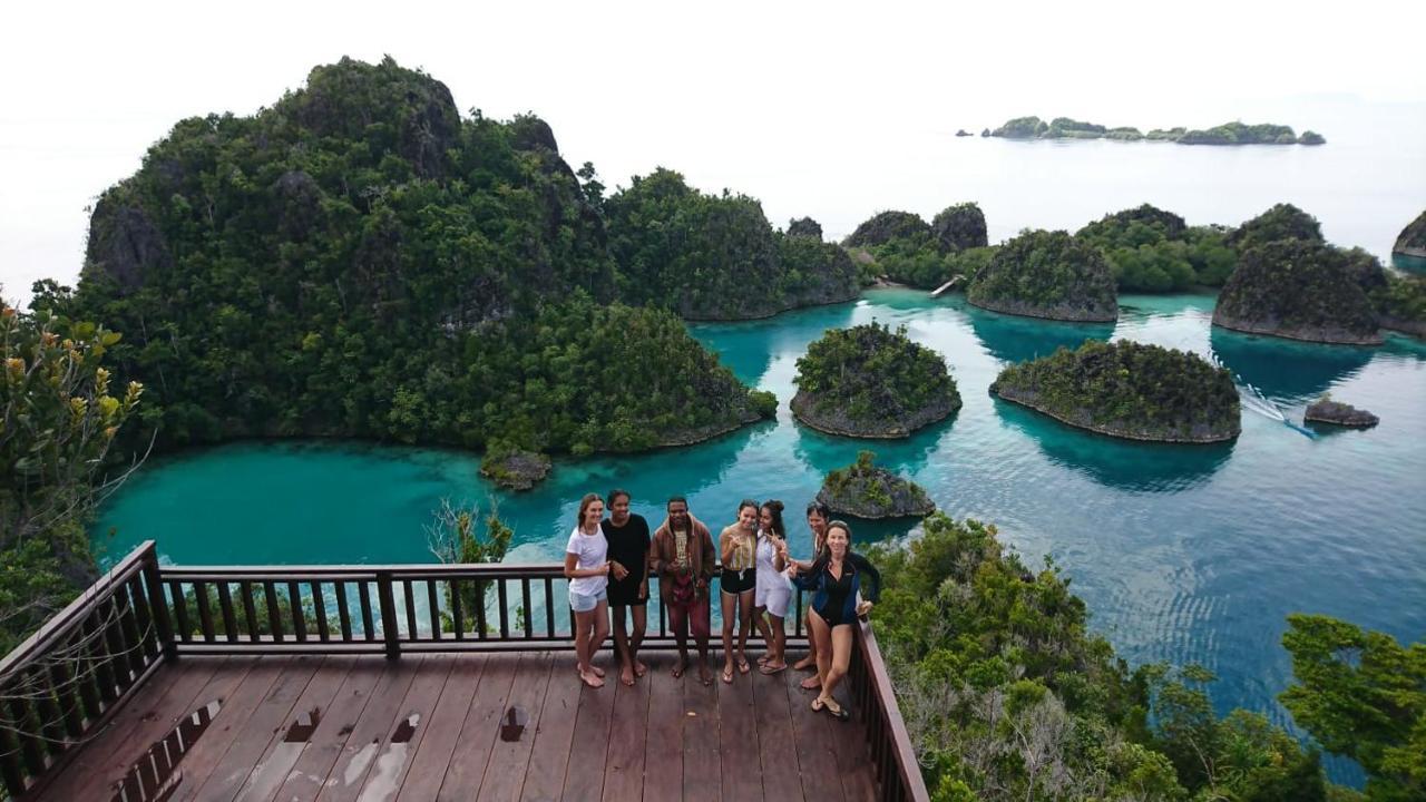 Mambetron Homestay Raja Ampat Pulau Mansuar Kültér fotó